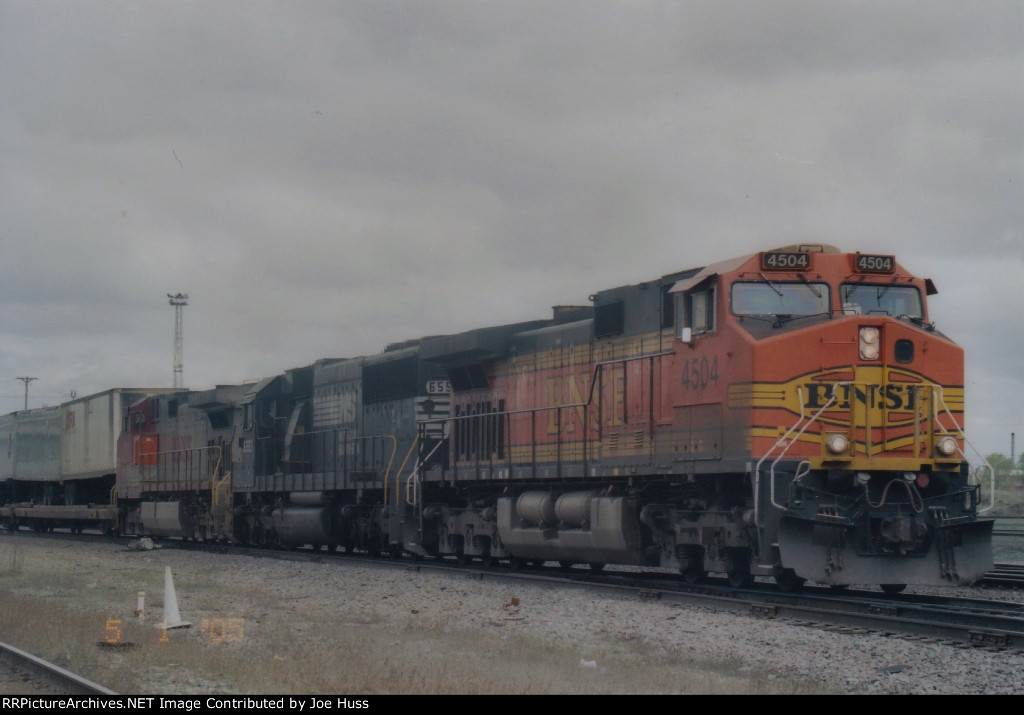 BNSF 4504 East